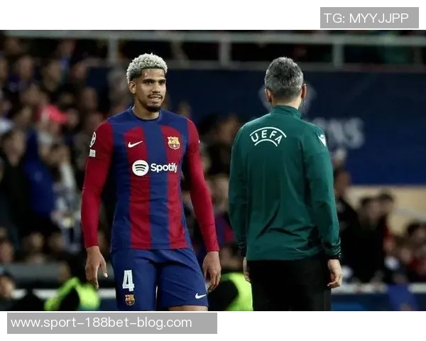 卡拉格直言阿劳霍表现不佳巴萨若想进步需考虑出售他